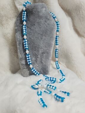 Blue and White Beaded Pendant Necklace - Women Jewelry